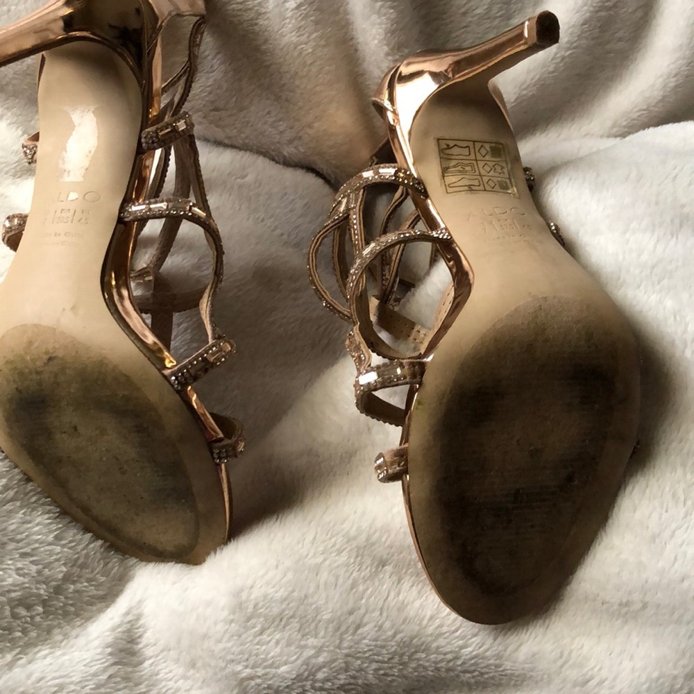 Heels - Picture 3 of 4